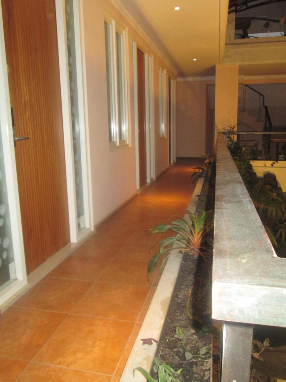 Front One Boutique Baluran Malang Ξενοδοχείο Εξωτερικό φωτογραφία
