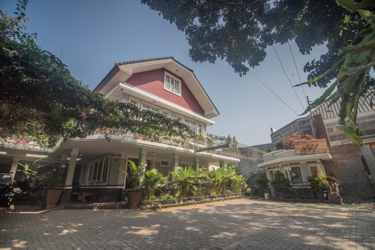 Front One Boutique Baluran Malang Ξενοδοχείο Εξωτερικό φωτογραφία