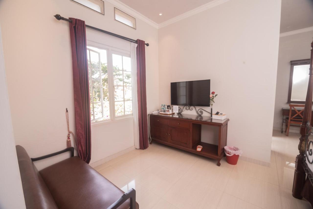 Front One Boutique Baluran Malang Ξενοδοχείο Εξωτερικό φωτογραφία