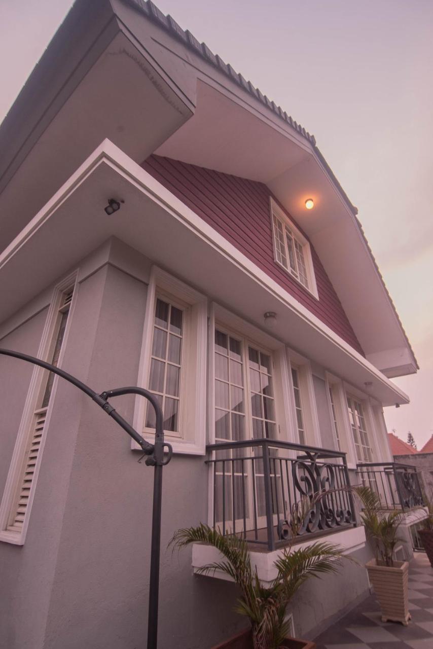 Front One Boutique Baluran Malang Ξενοδοχείο Εξωτερικό φωτογραφία