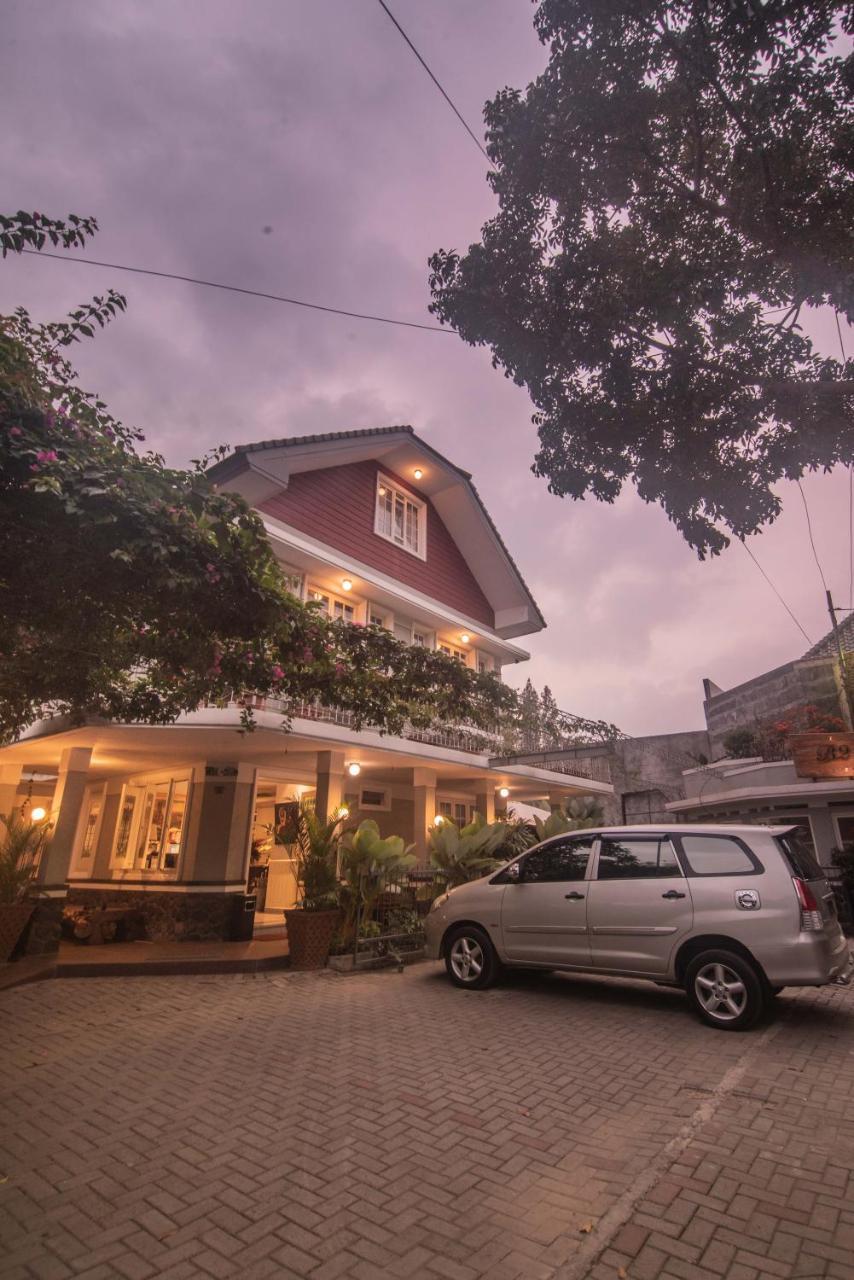 Front One Boutique Baluran Malang Ξενοδοχείο Εξωτερικό φωτογραφία